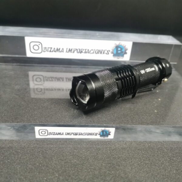 linterna ultravioleta